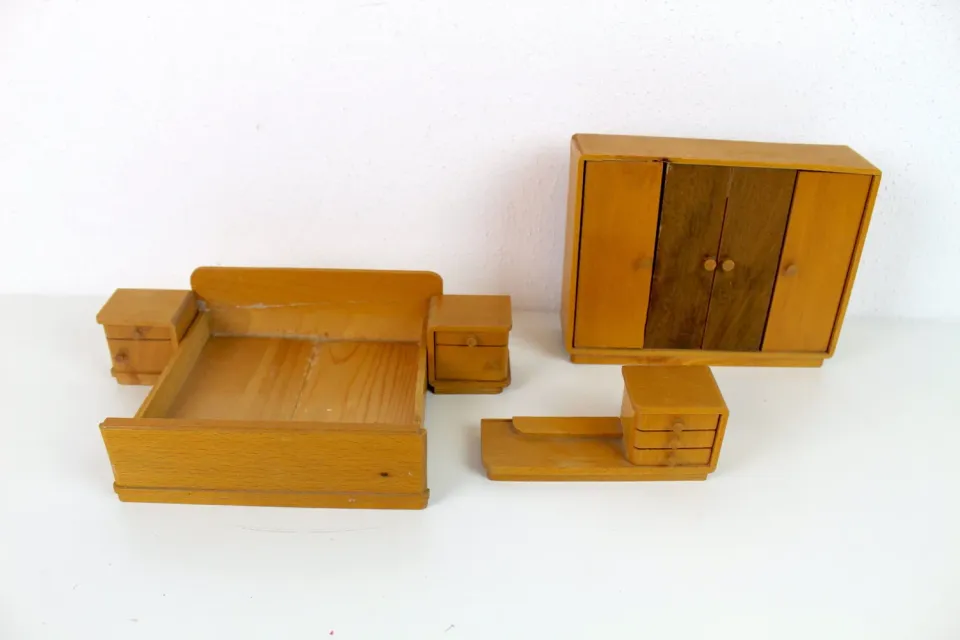 Mon Ami(e) Vintage Puppenschlafzimmer Holz 5-teilig
