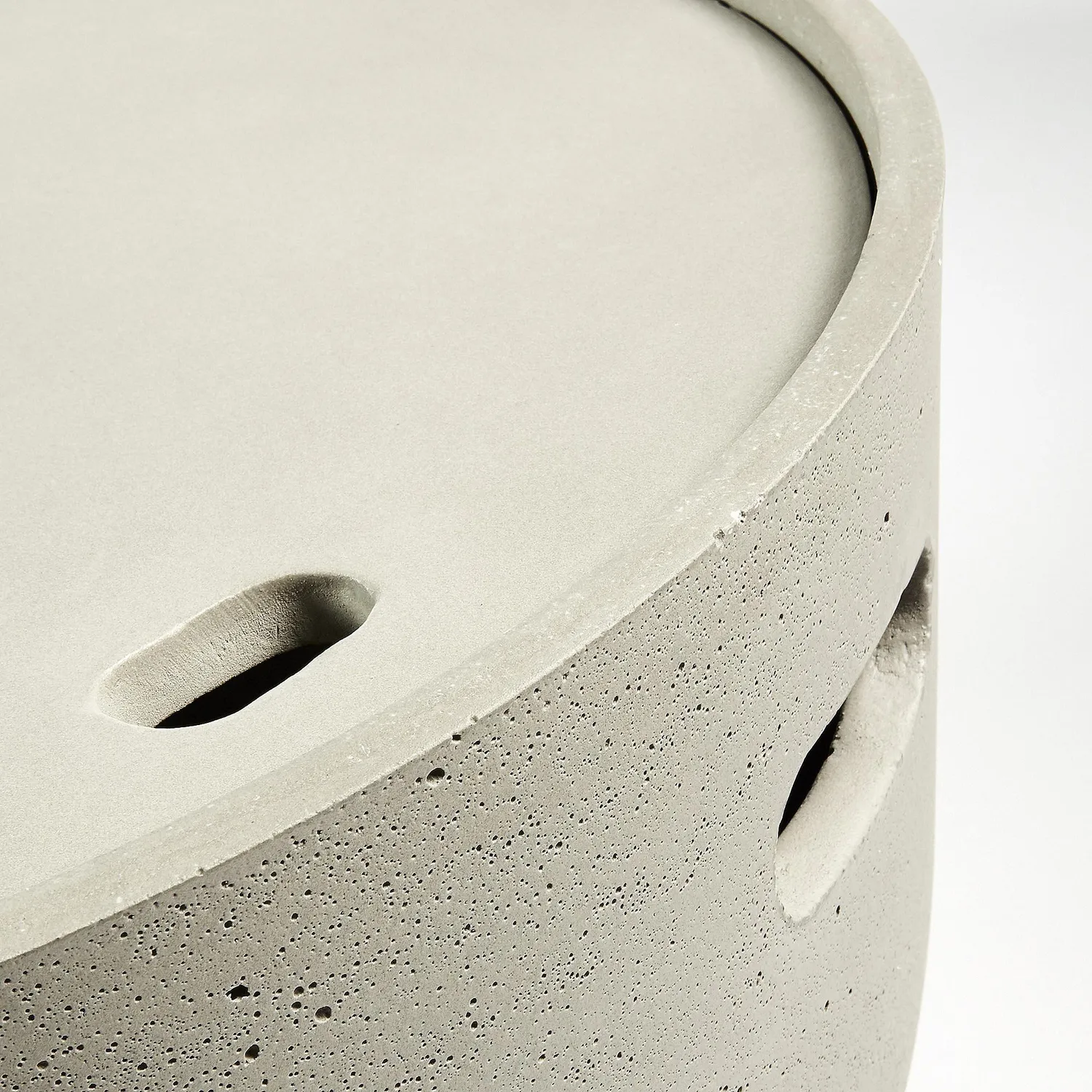 Kave Home Sari Beistelltisch Beton grau Ø58 cm