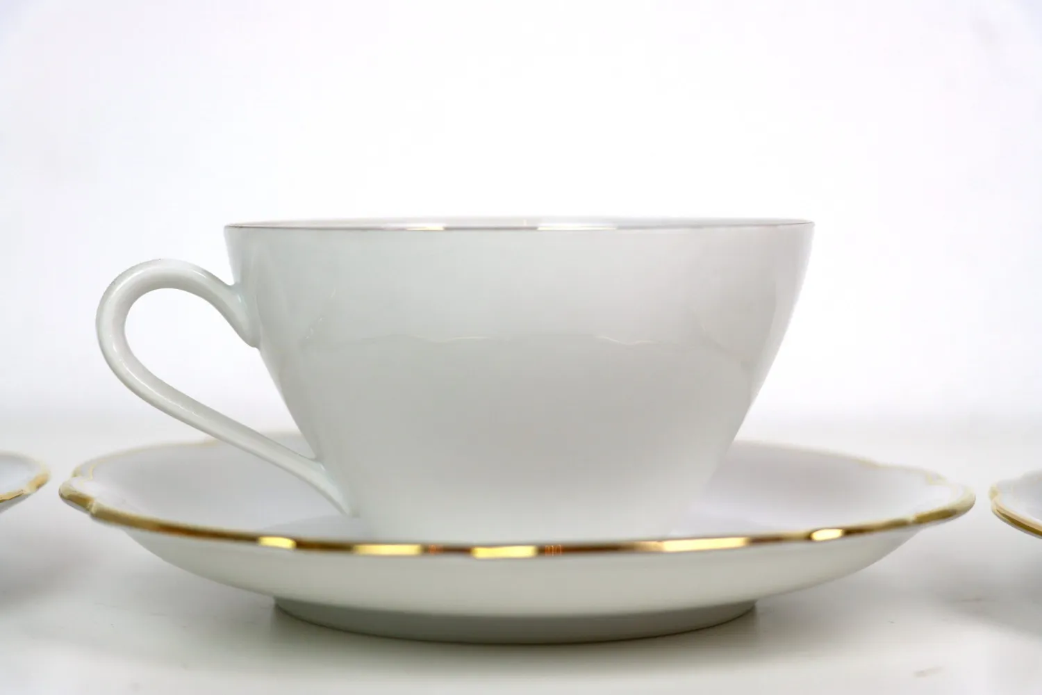 Mon Ami(e) Vintage Tasse mit Untertasse Goldrand