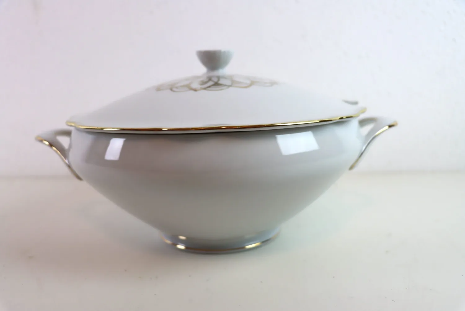 Mon Ami(e) Vintage Suppenterrine Porzellan Goldrand