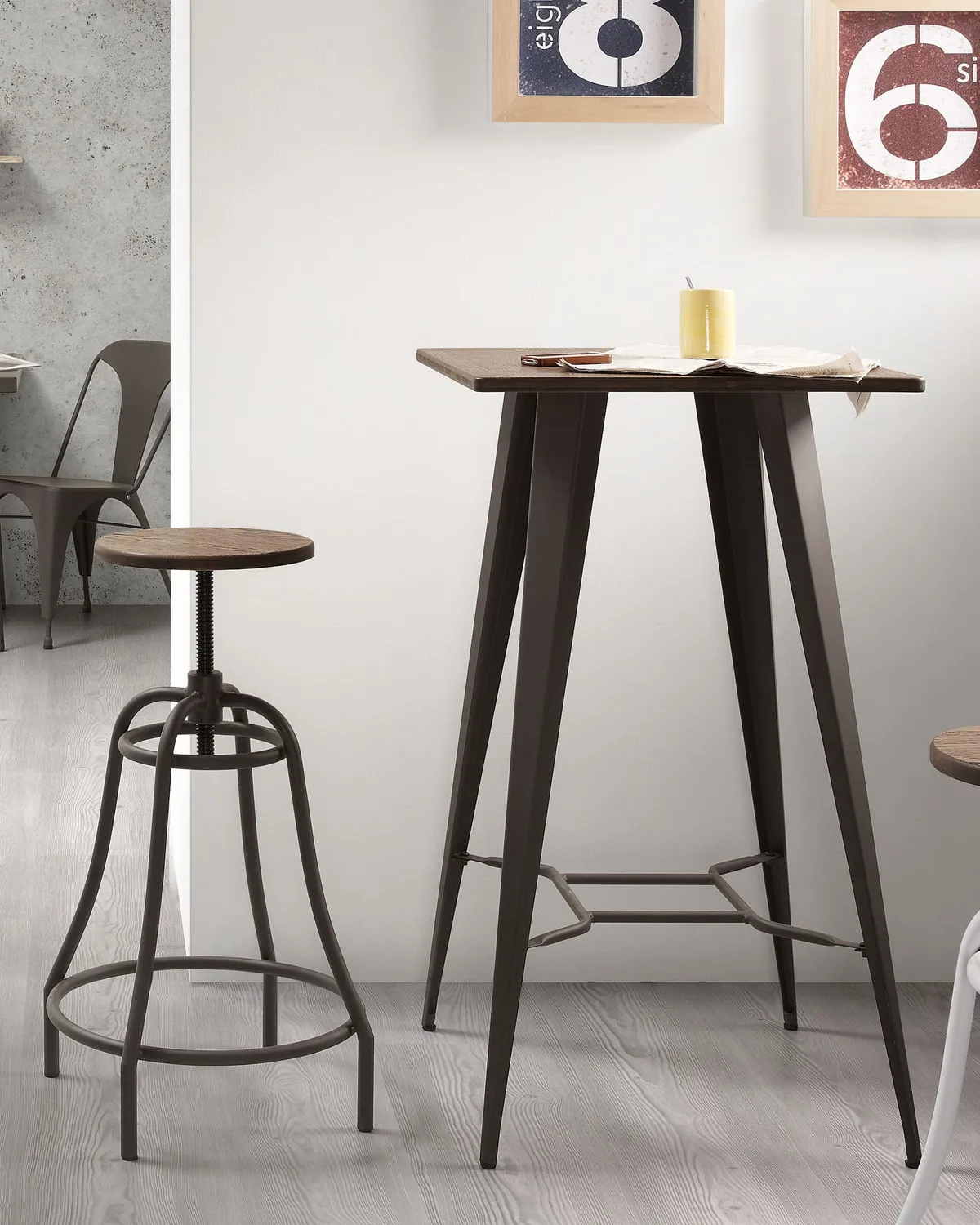 Kave Home Malira Esstisch 60x60 cm Holz Stahl grafit