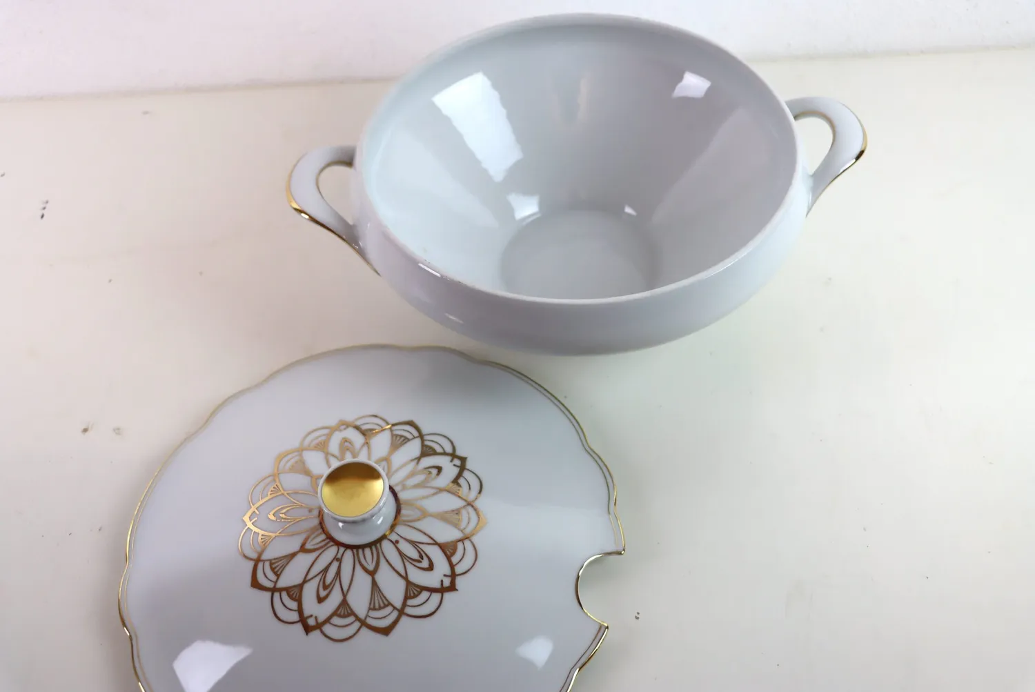 Mon Ami(e) Vintage Suppenterrine Porzellan Goldrand