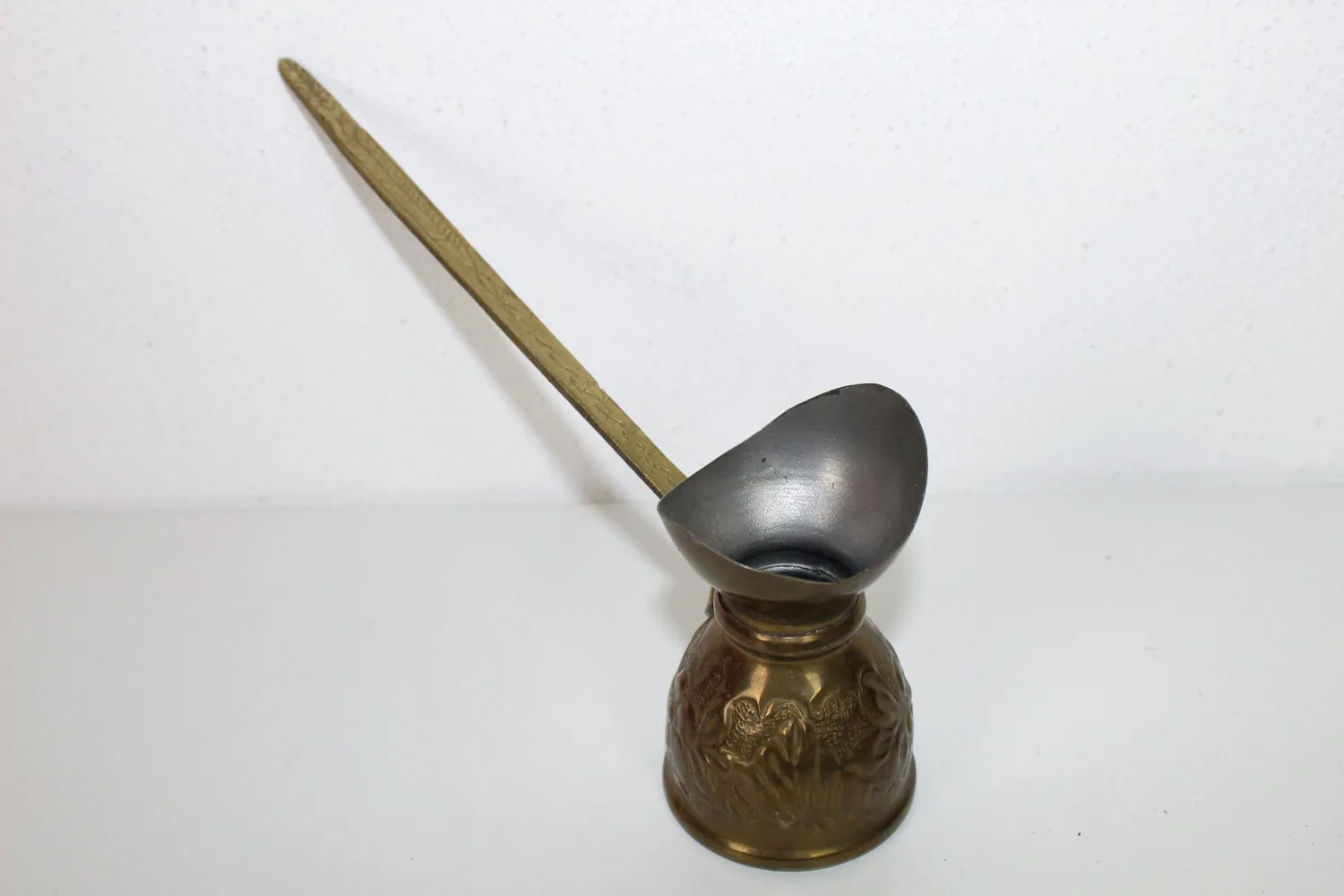Mon Ami(e) Vintage Becher Messing langer Griff 17 cm verziert