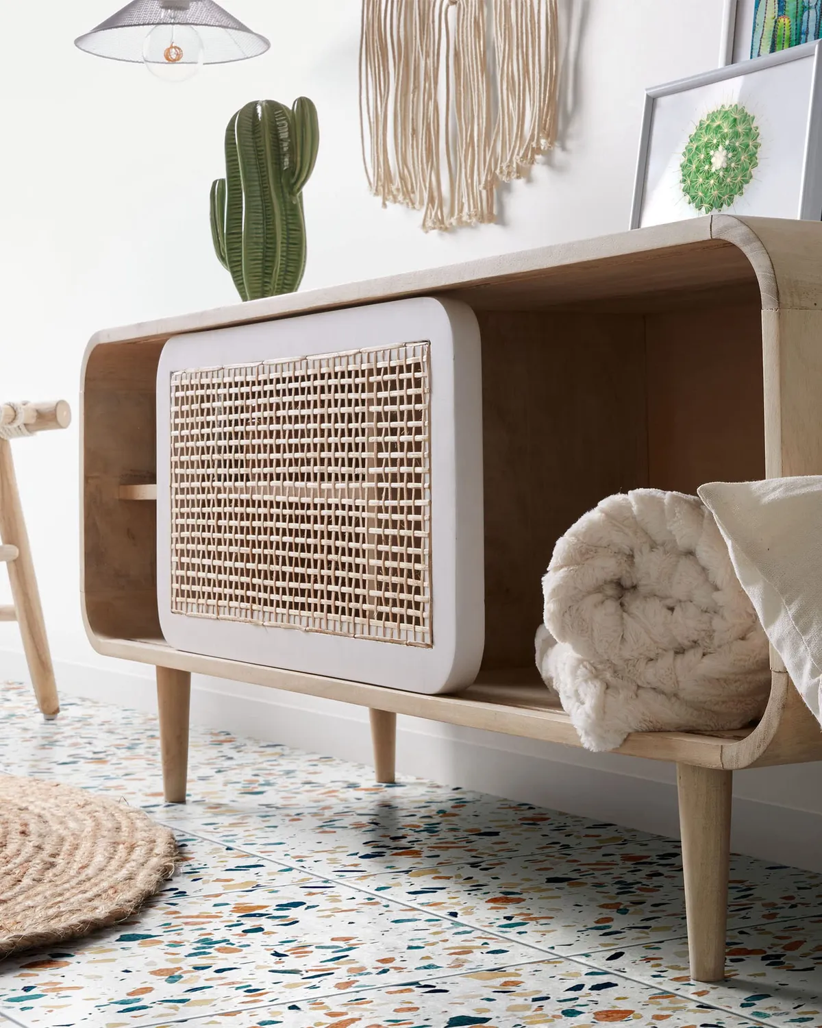 Kave Home Georg TV-Lowboard 120x50 Mangoholz Rattan