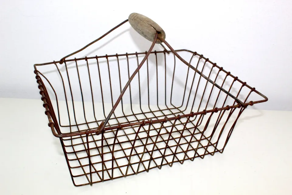 Mon Ami(e) Vintage Metallkorb Gitter Holzgriff antik