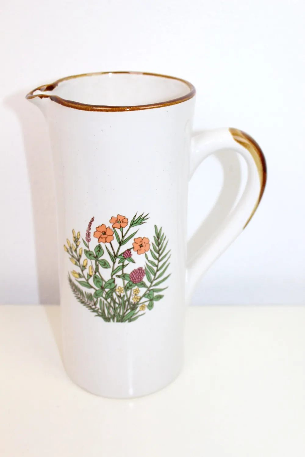 Mon Ami(e) Vintage Kanne Keramik Feldblumen schlank