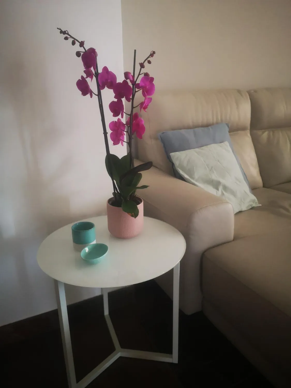 Kave Home Raeam Beistelltisch Ø 50 cm Glas Stahl