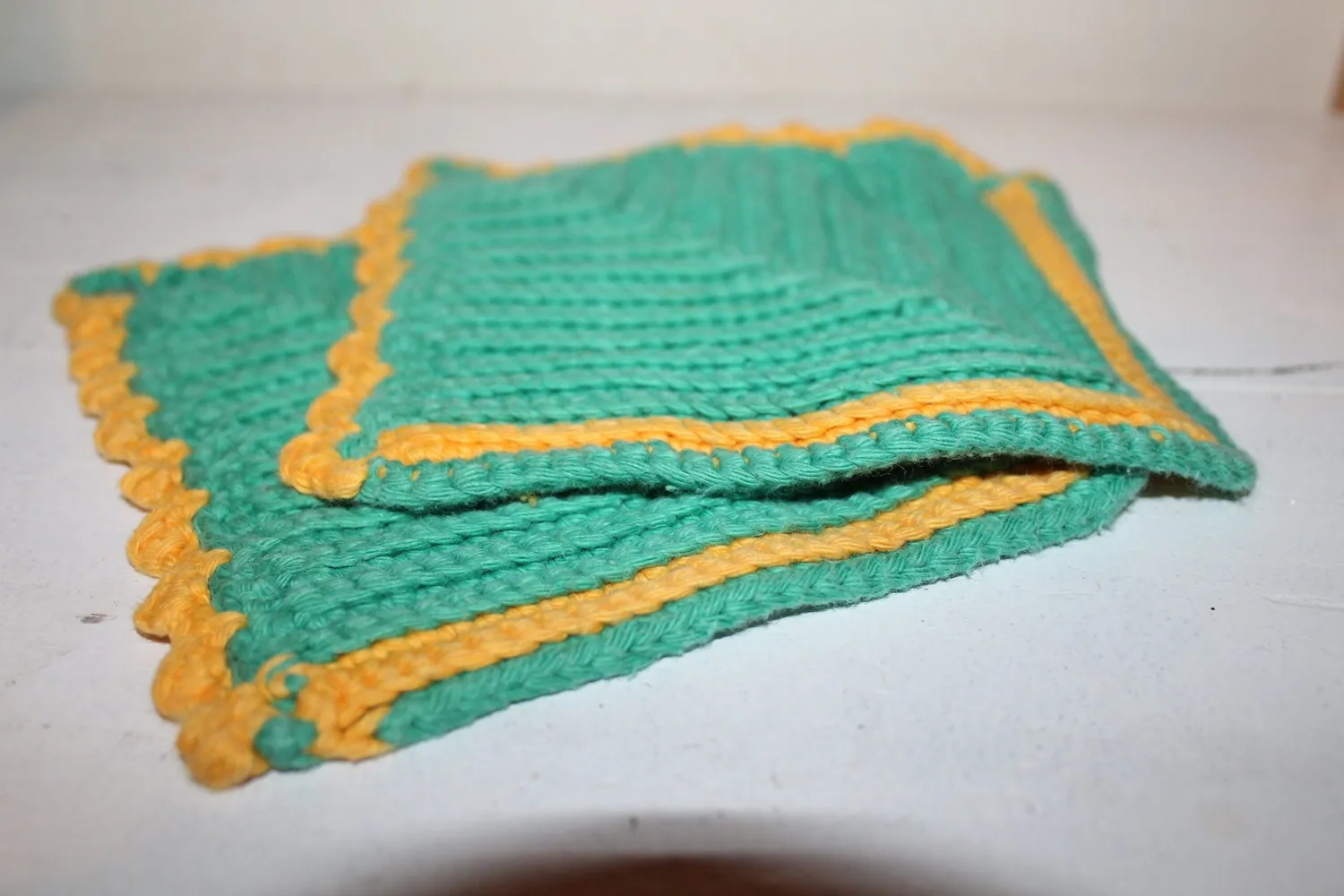 Mon Ami(e) Vintage Gehäkelte Topflappen Paar 14,5 x 14,5 cm