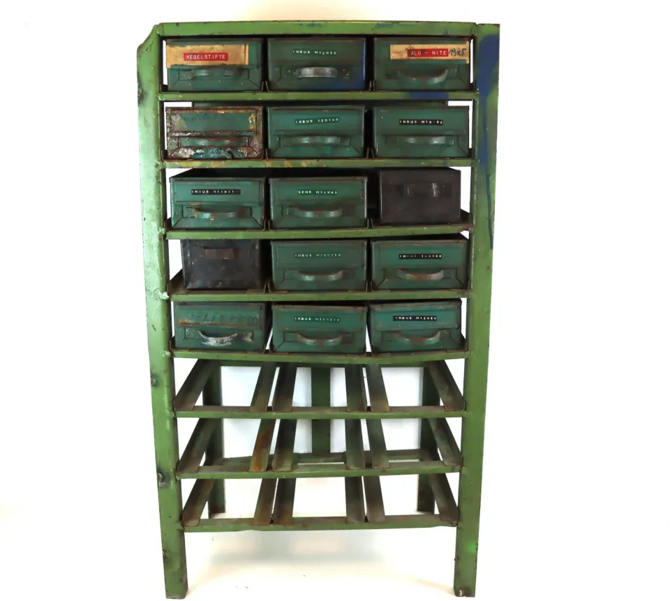 Mon Ami(e) Vintage Werkstattschrank Metall 15 Laden grün