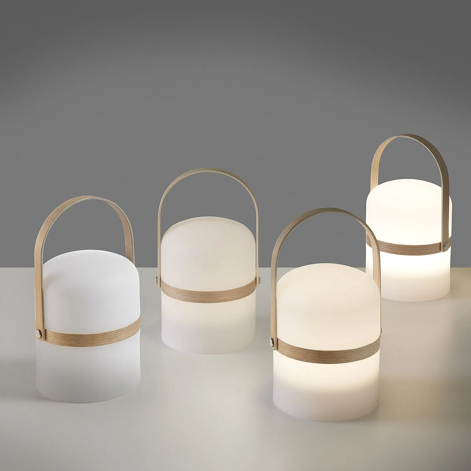 Kave Home Ridley Tischleuchte LED Weiß mit Holzgriff
