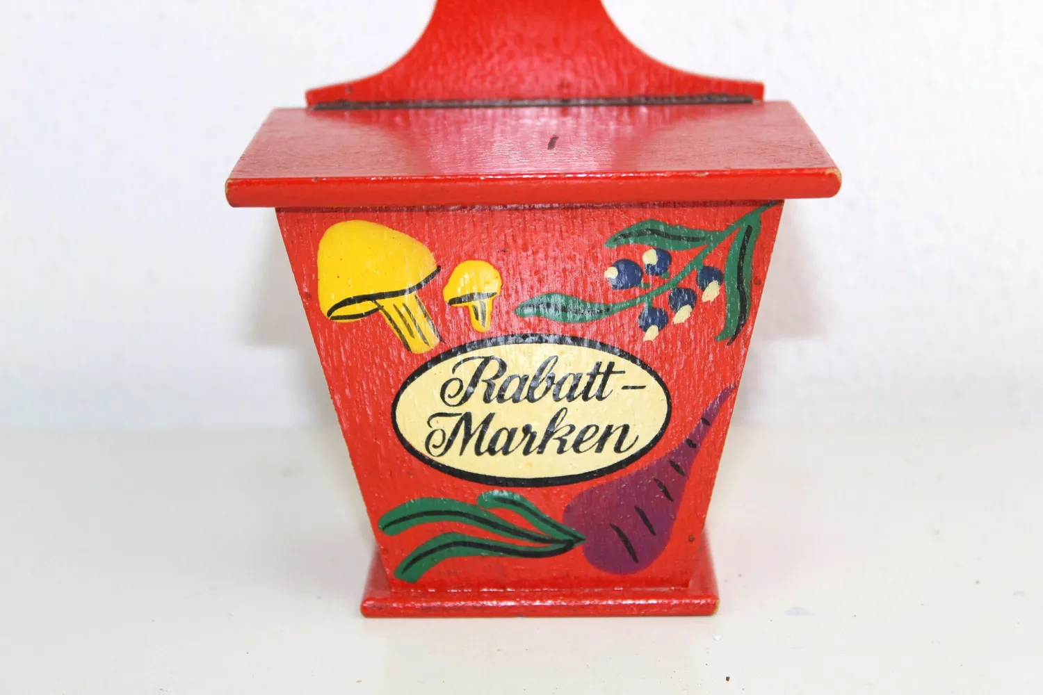 Mon Ami(e) Vintage Rabattmarken Wandbox Holz rot Hängebox