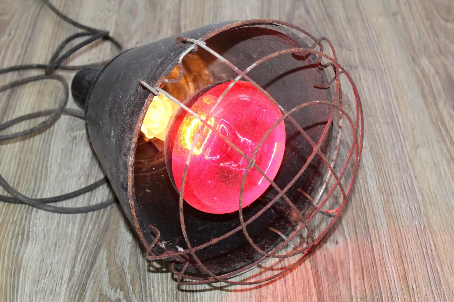 Mon Ami(e) Vintage Rotlichtlampe Wärmelampe Patina 37 cm