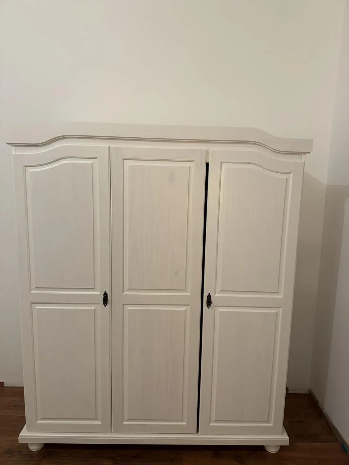 Inter Link Genf Kleiderschrank
