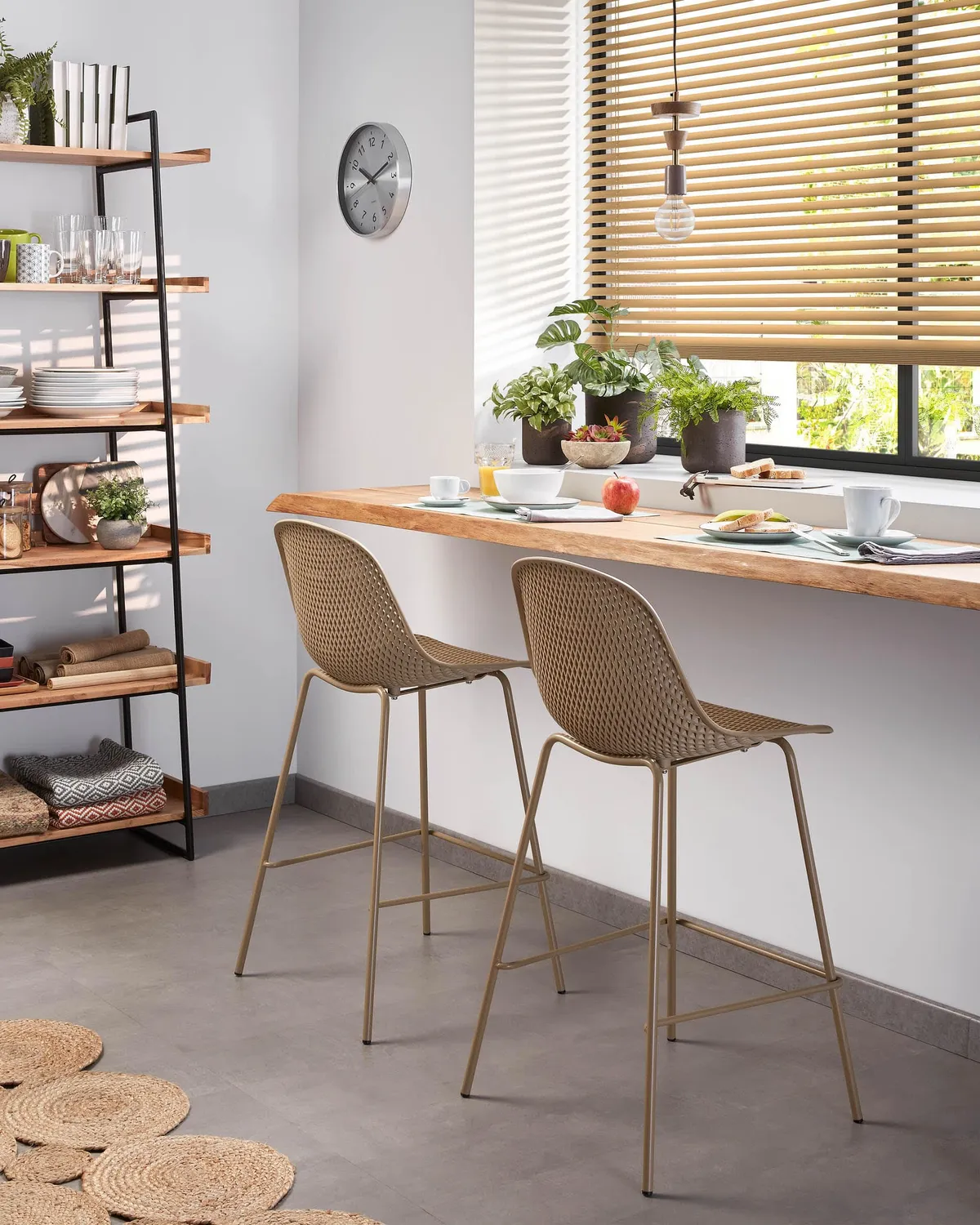 Kave Home Quinby Barhocker 75 cm Recycling-Kunststoff