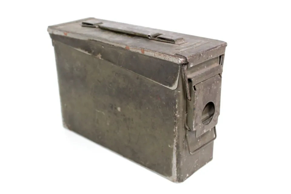 Mon Ami(e) Vintage Munitionskiste Eisen 1940er 27 cm