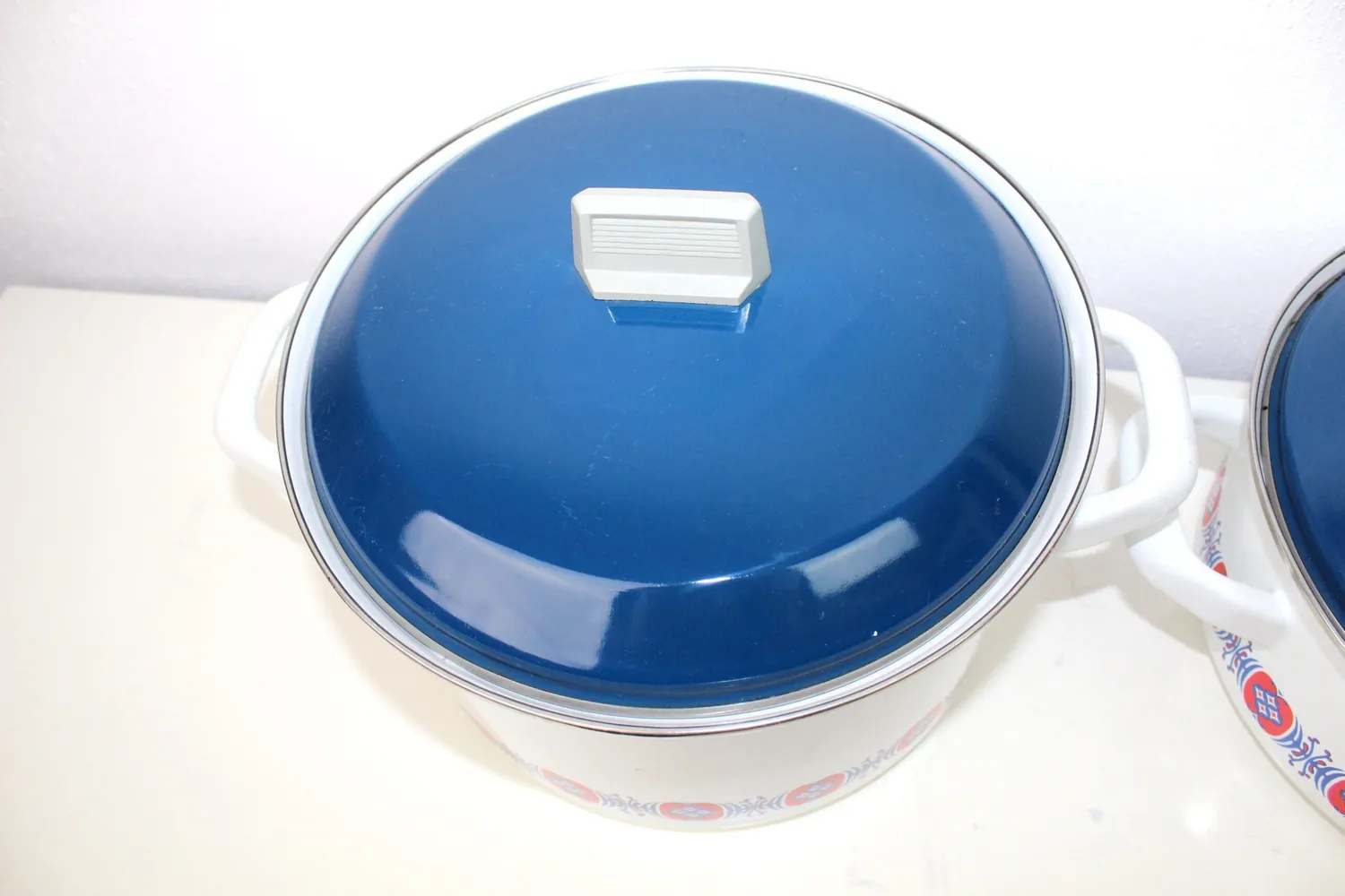 Mon Ami(e) Vintage Emailletöpfe 2er-Set blau-weiß Blumendekor