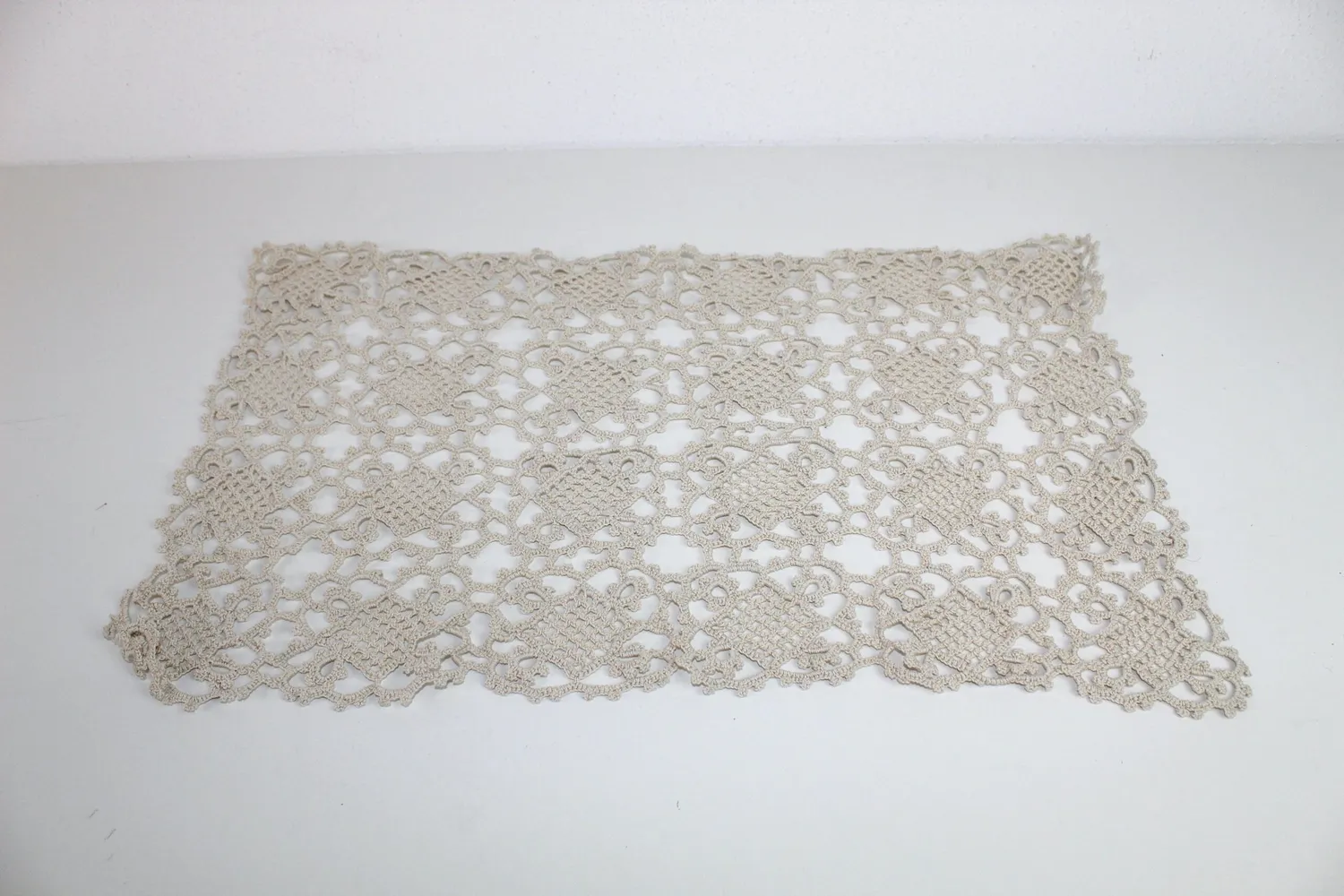 Mon Ami(e) Vintage Häkeldeckchen Handarbeit 47x29cm