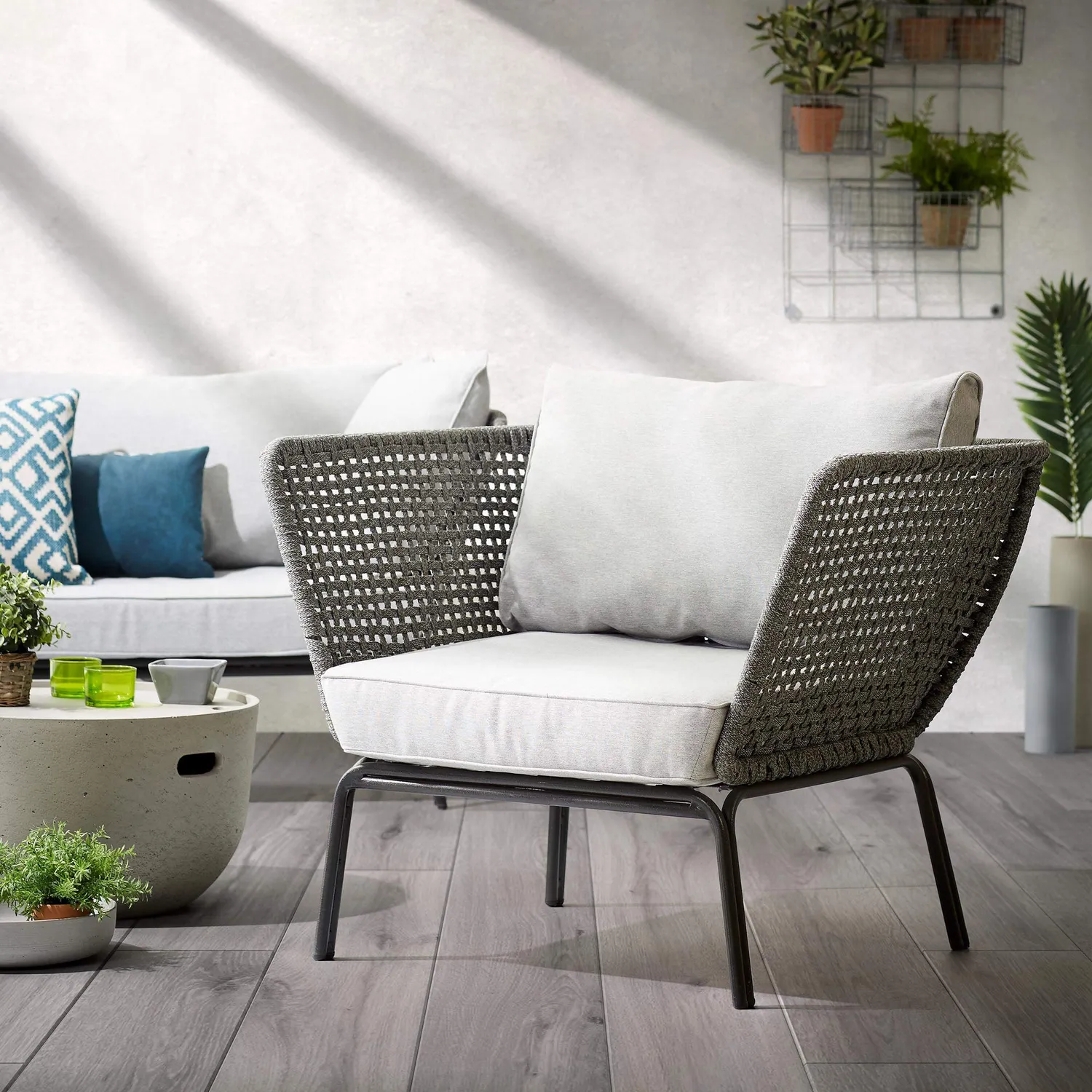 Kave Home Sari Beistelltisch Beton grau Ø58 cm