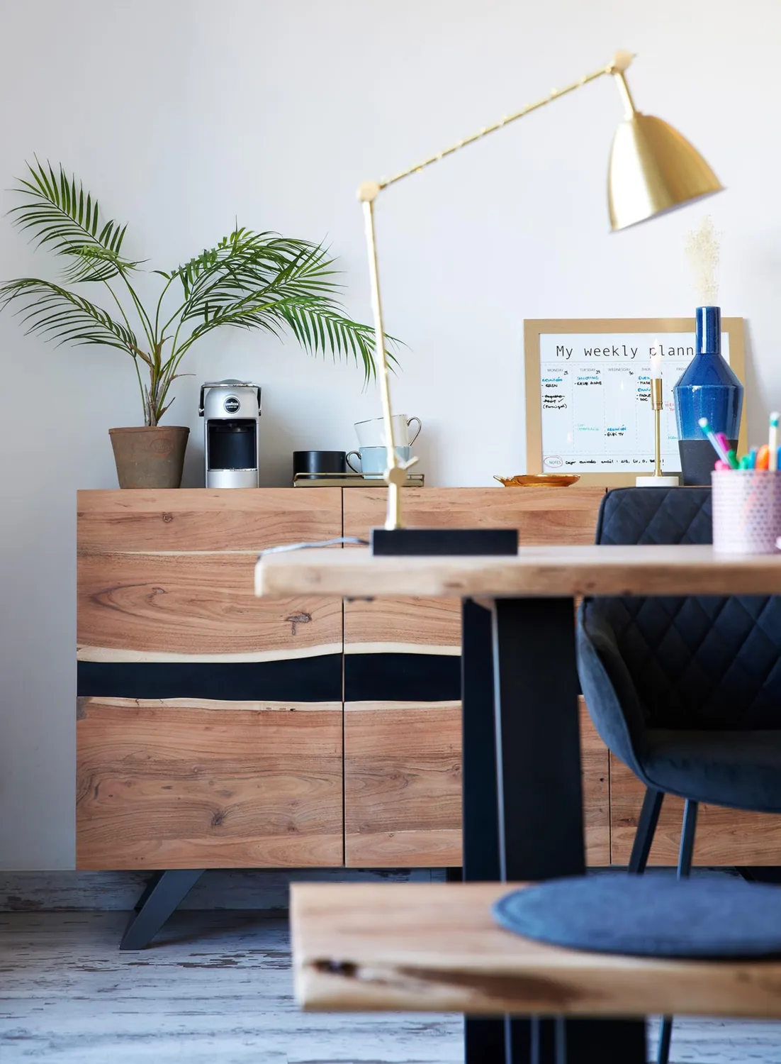 Kave Home Uxia Sideboard 148 cm Akazienholz Schwarz