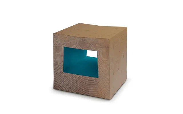 alpina design Bruma Hocker aus Zedernholz mit Filzfach