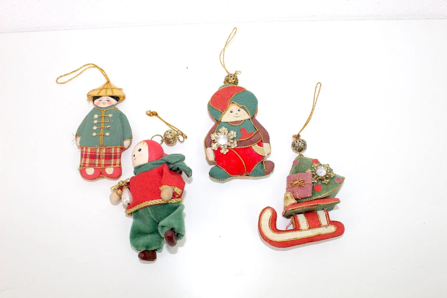 Mon Ami(e) Vintage Weihnachtsbaumanhänger aus Stoff, 4er-Set, Perlen