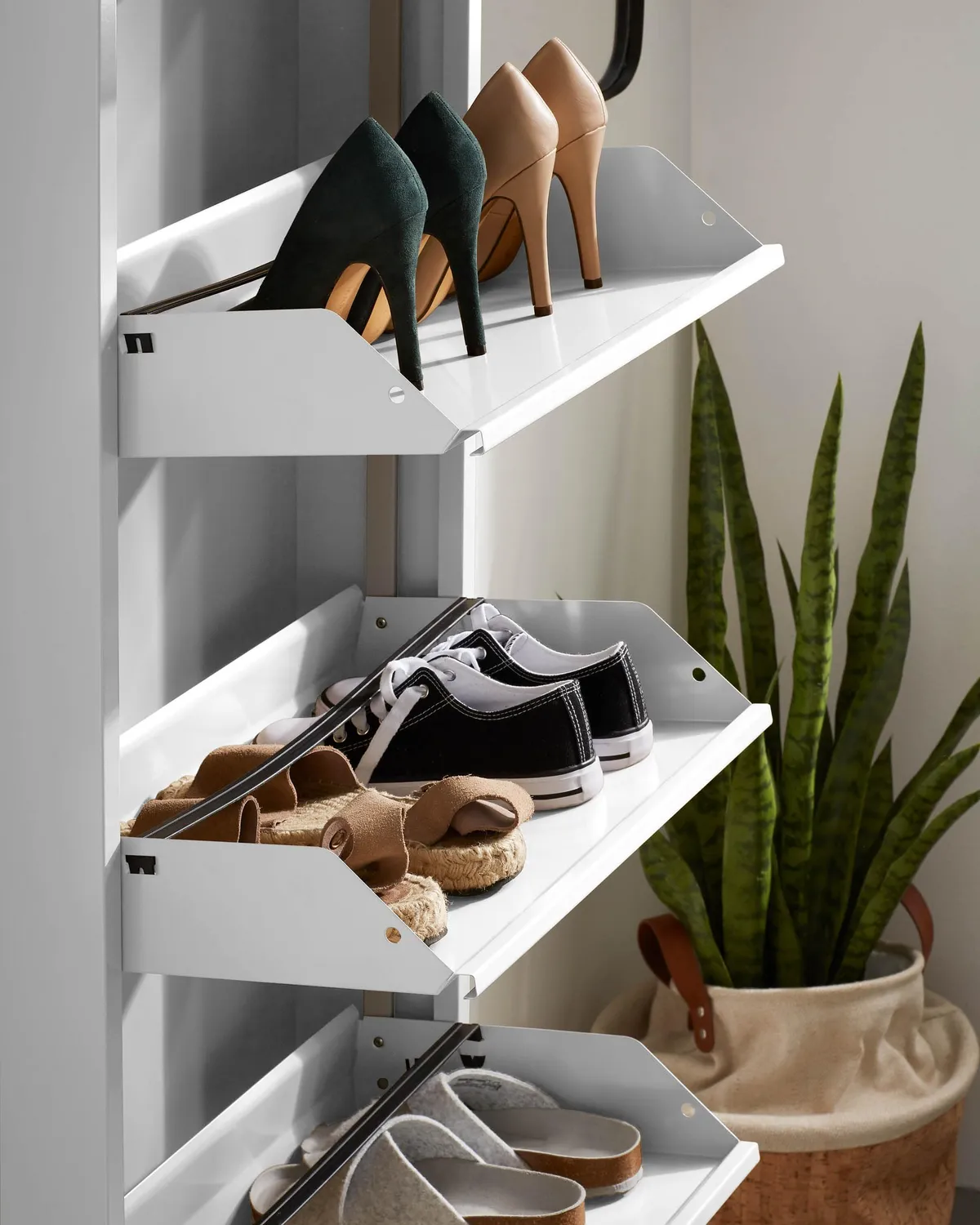 Kave Home Bogotá Schuhschrank Weiß Stahl 9 Paar