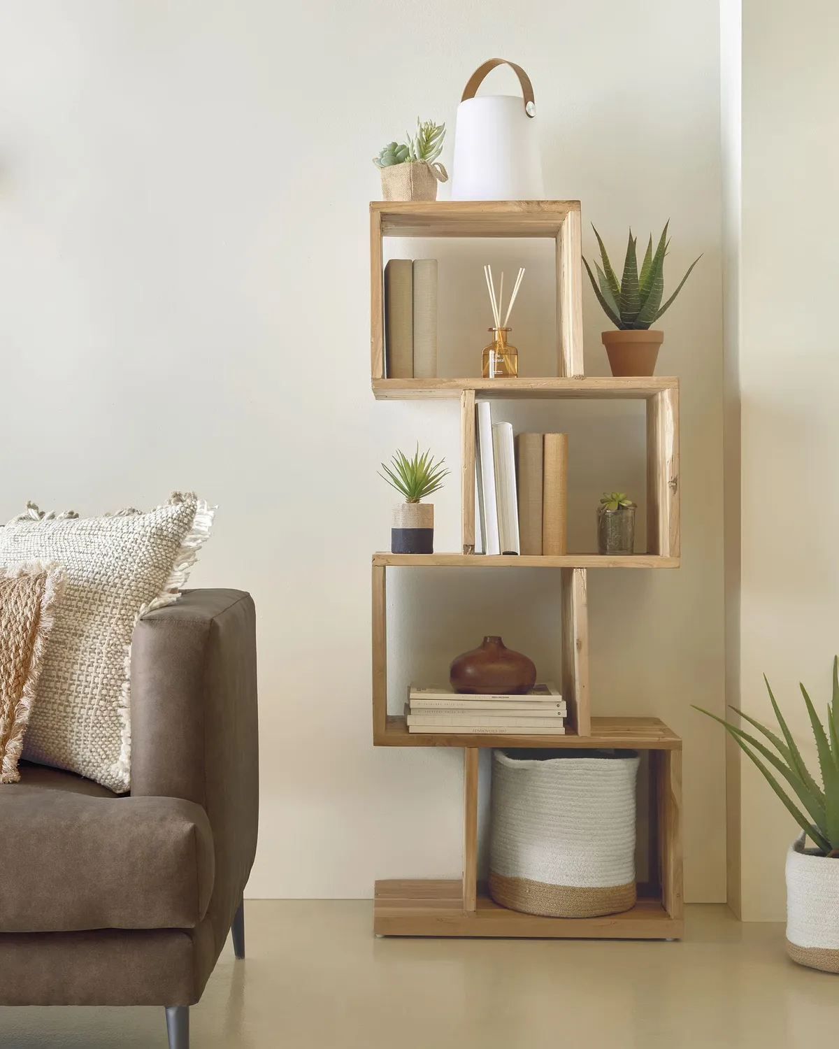 Kave Home Aroba Standregal 55x132 Teak recycelt natur