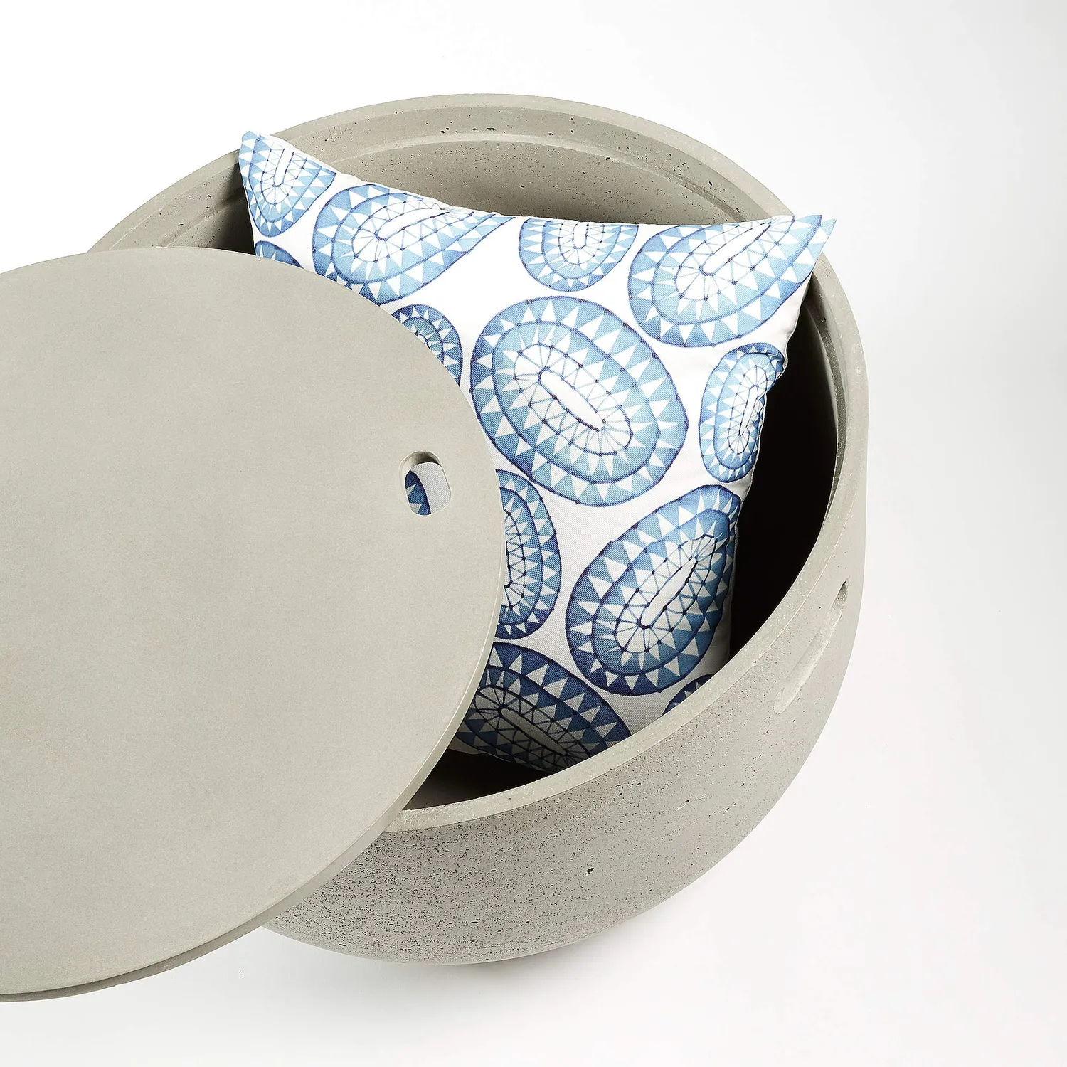 Kave Home Sari Beistelltisch Beton grau Ø58 cm