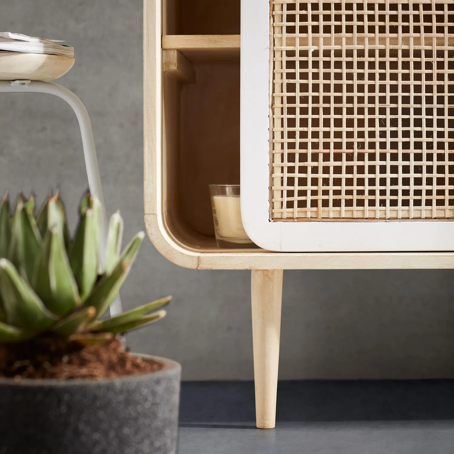 Kave Home Ren Hocker weiß Mango 39,5 cm Stahl