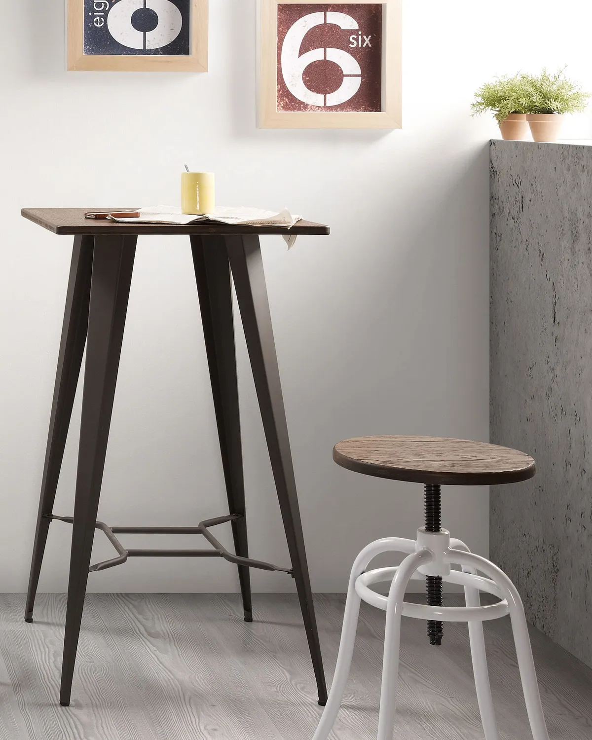 Kave Home Malira Esstisch 60x60 cm Holz Stahl grafit