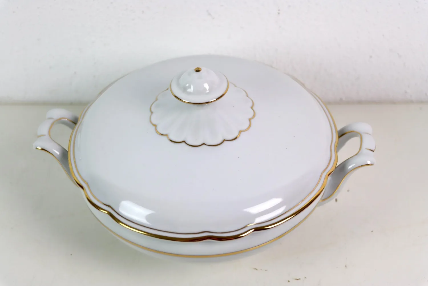 Mon Ami(e) Vintage Suppenterrine Goldrand Porzellan 18,5 cm