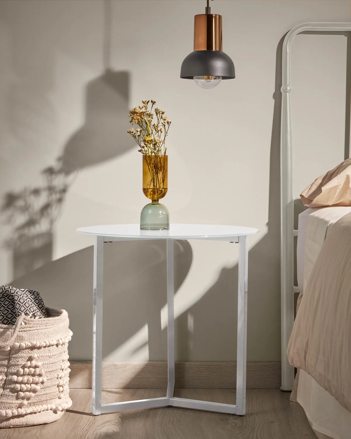 Kave Home Raeam Beistelltisch Ø 50 cm Glas Stahl