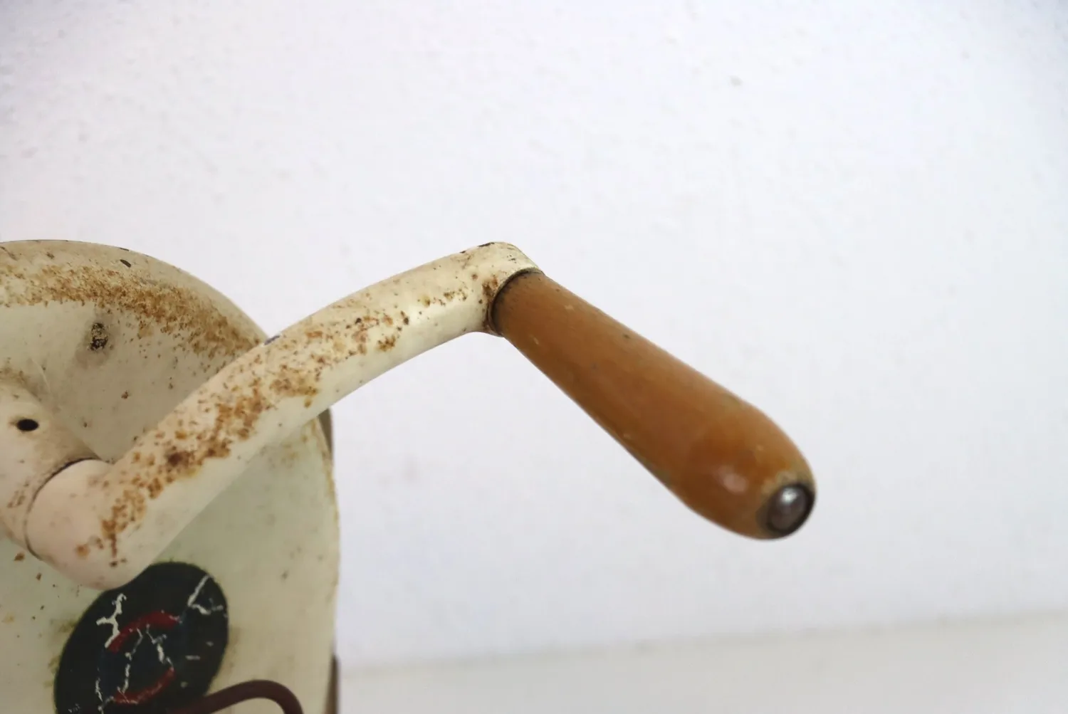 Mon Ami(e) Vintage Brotschneidemaschine Holz Handkurbel
