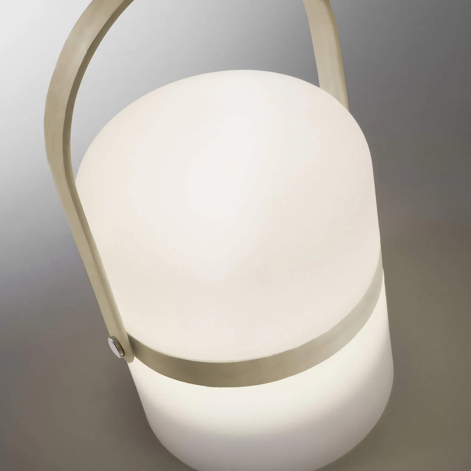 Kave Home Ridley Tischlampe LED braun Akku