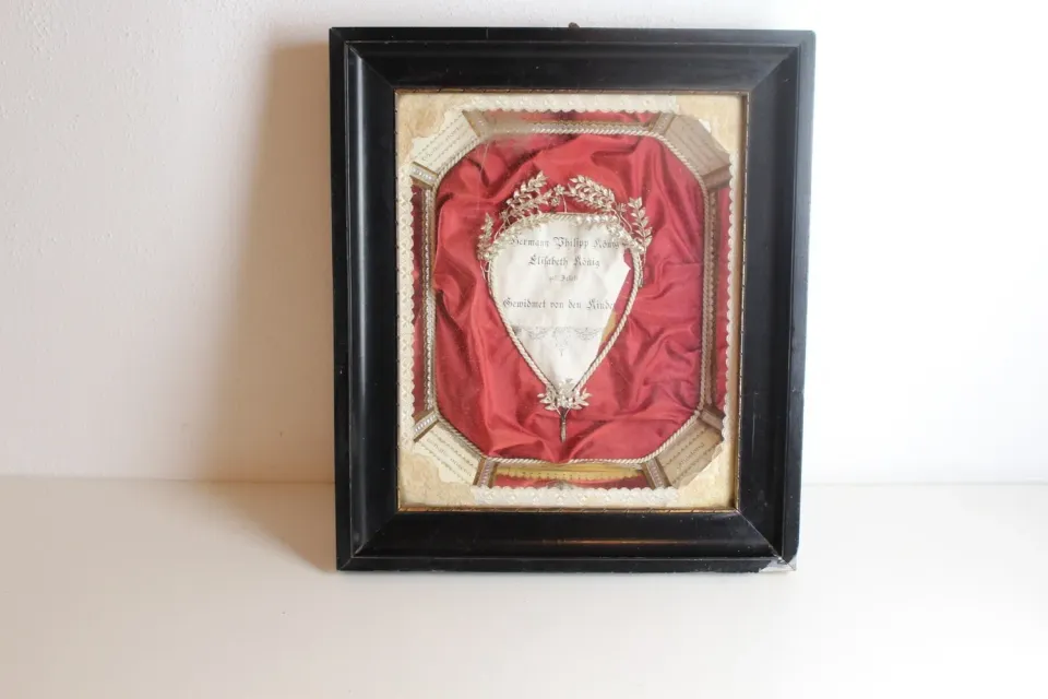 Mon Ami(e) Vintage Antiker Brautkasten mit Brautschmuck und Spiegeln