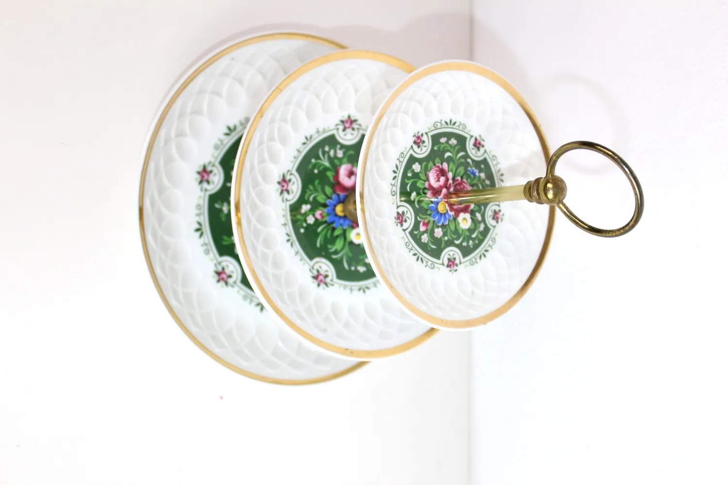 Mon Ami(e) Vintage Vintage-Etagere aus Porzellan, 3-stöckig, Gold