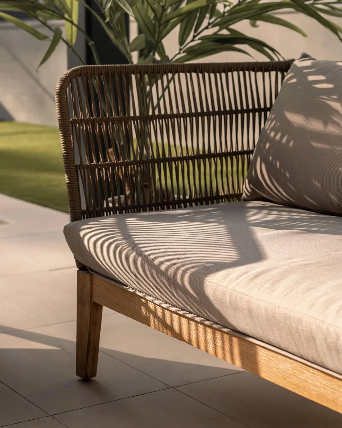 Kave Home Belleny Sessel beige Eukalyptusholz