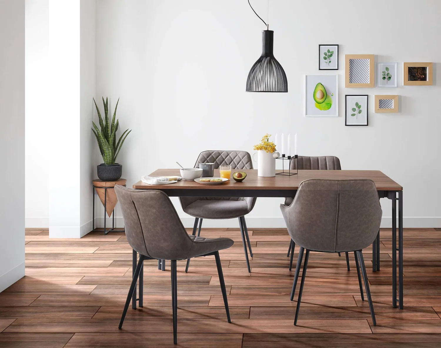 Kave Home Janis Esszimmerstuhl Kunstleder Taupe