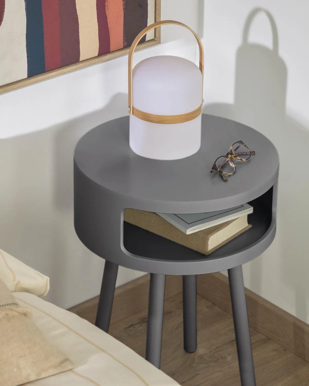 Kave Home Kurb Beistelltisch rund mit Ablage