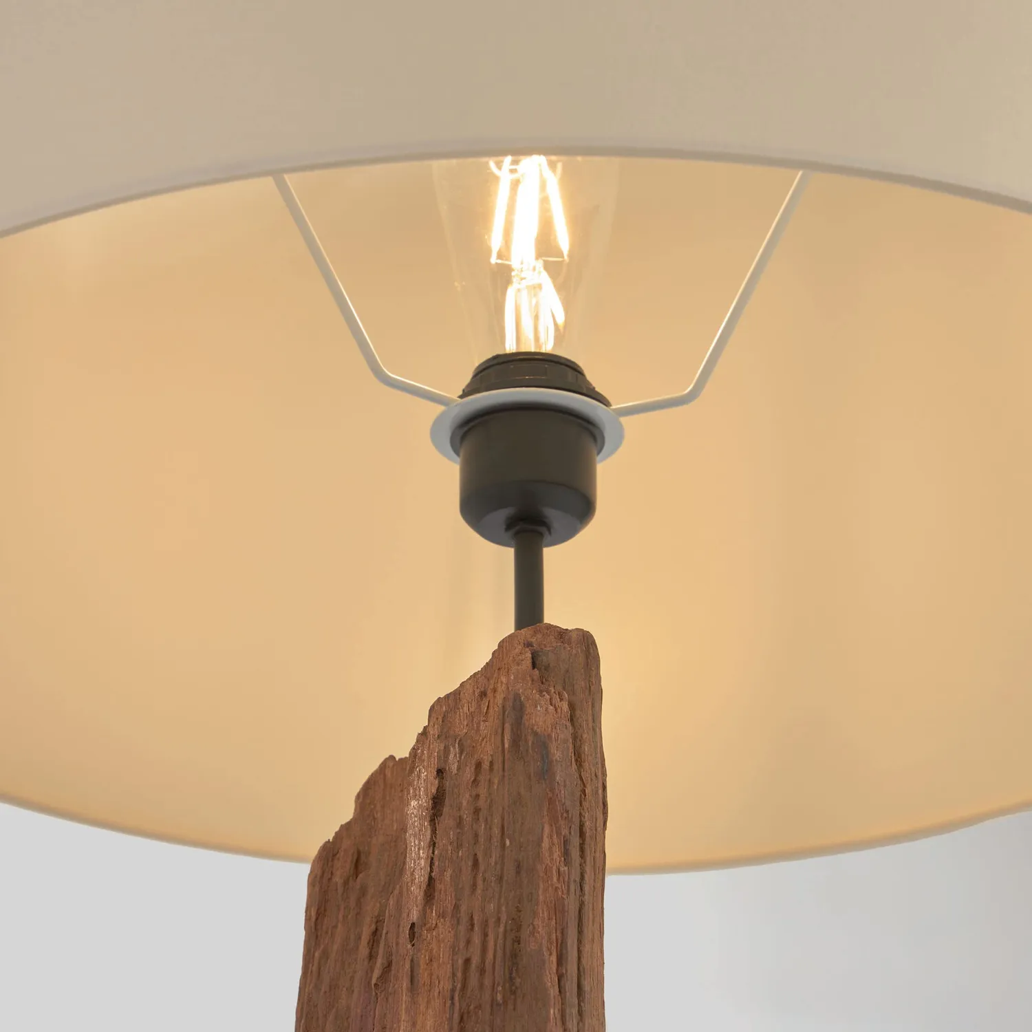 Kave Home Powell Stehlampe elfenbein Holz Baumwolle