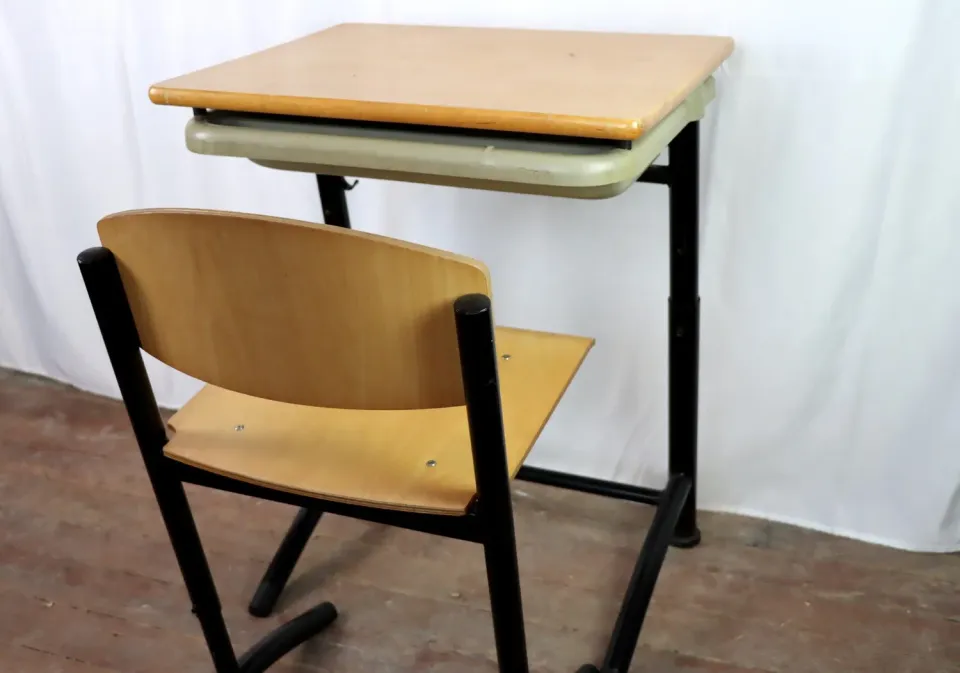 Mon Ami(e) Vintage Kinder-Schreibtisch Stuhl höhenverstellbar