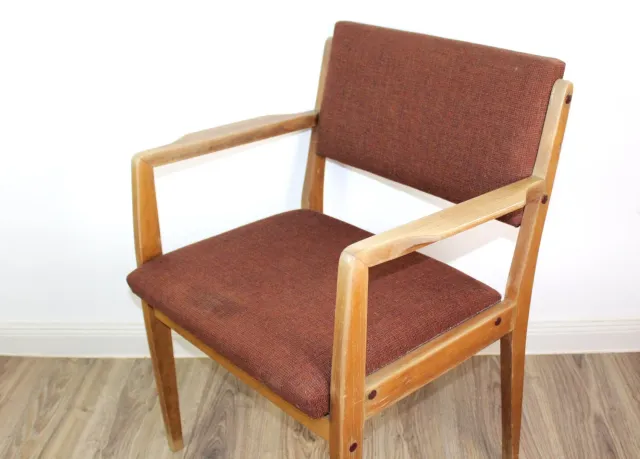 Mon Ami(e) Vintage Armlehnstuhl 1950er Holz gepolstert