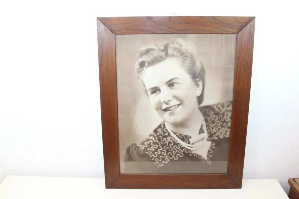 Mon Ami(e) Vintage Fotografie Holzrahmen junge Dame Deko