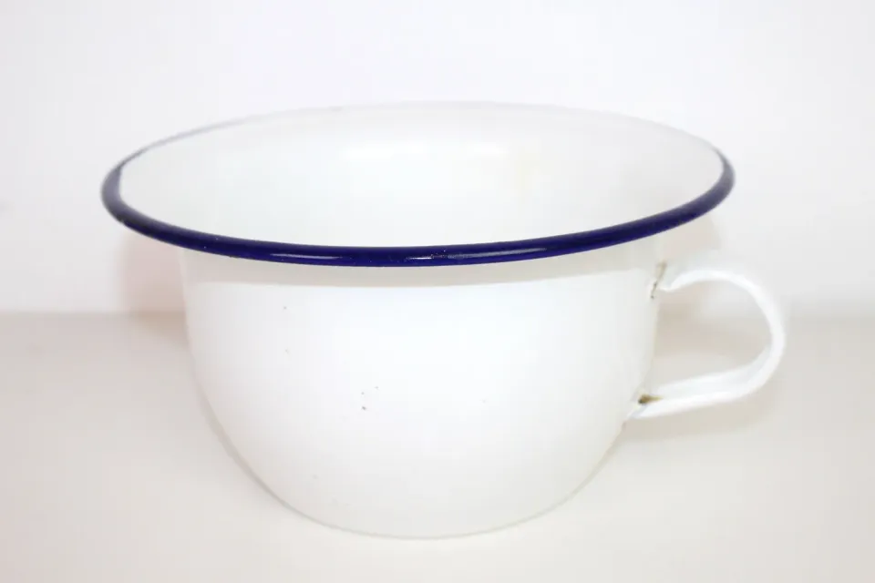 Mon Ami(e) Vintage Emaille-Schüssel mit Griff weiß-blau