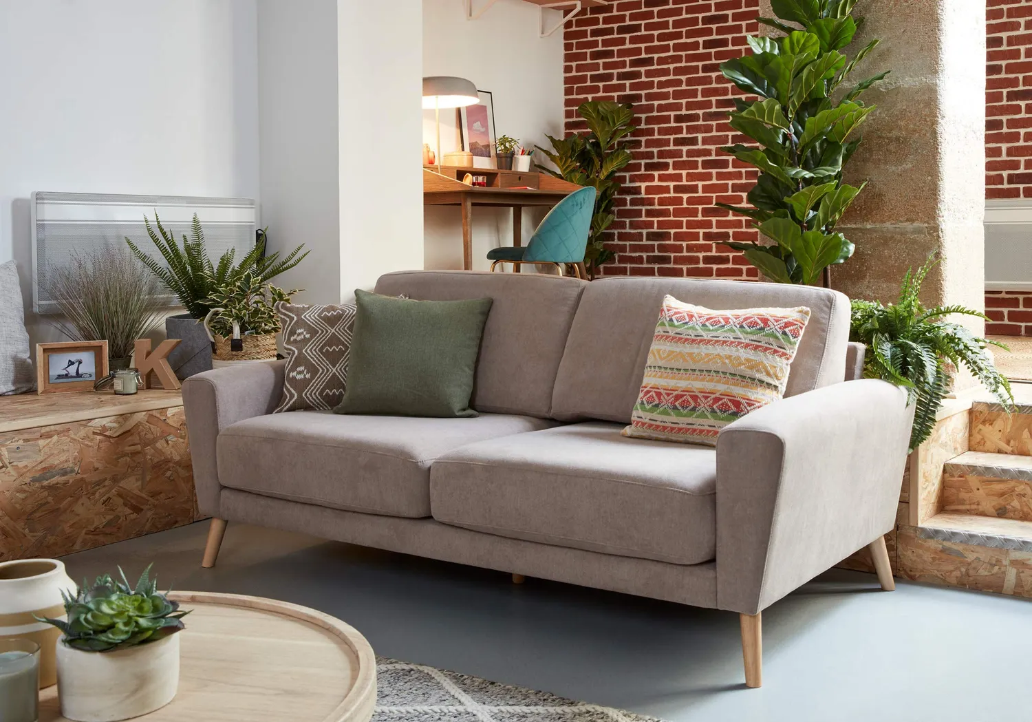 Kave Home Narnia 3-Sitzer Sofa braun Buche Teflon