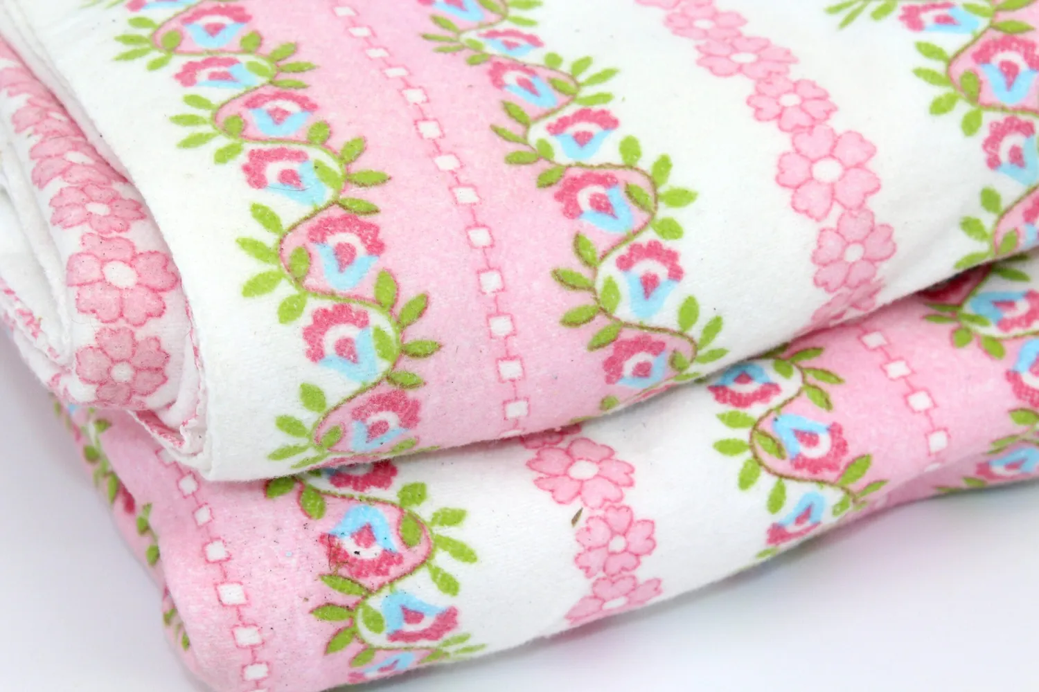 Mon Ami(e) Vintage Betttuch Blumen-Muster weiss-rosa-blau