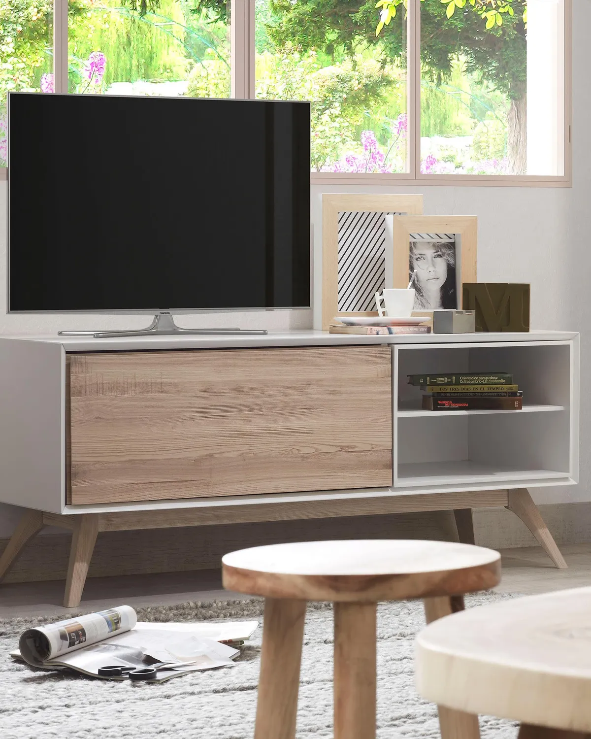 Kave Home Brocsy Hocker Mungurholz weiß 30 cm