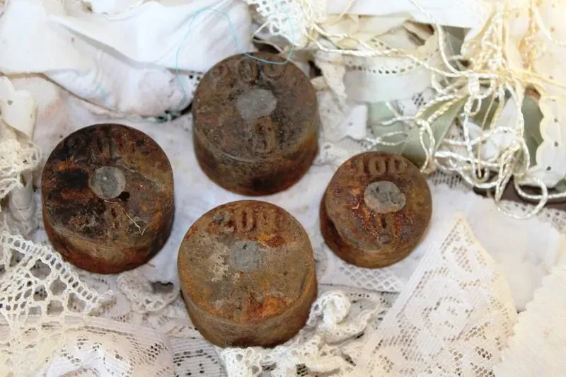 Mon Ami(e) Vintage Gewichte Set 4-tlg 200g 100g Patina