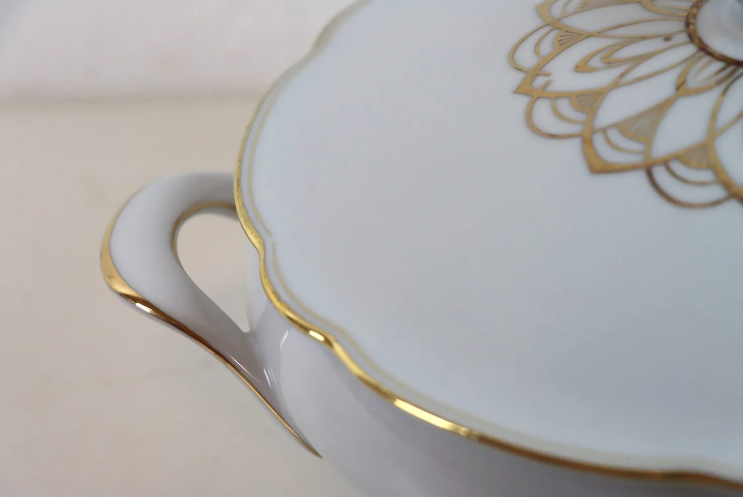 Mon Ami(e) Vintage Suppenterrine Porzellan Goldrand