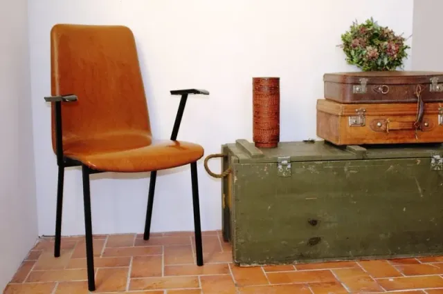Mon Ami(e) Vintage Designer-Stuhl 60er Kunstleder braun